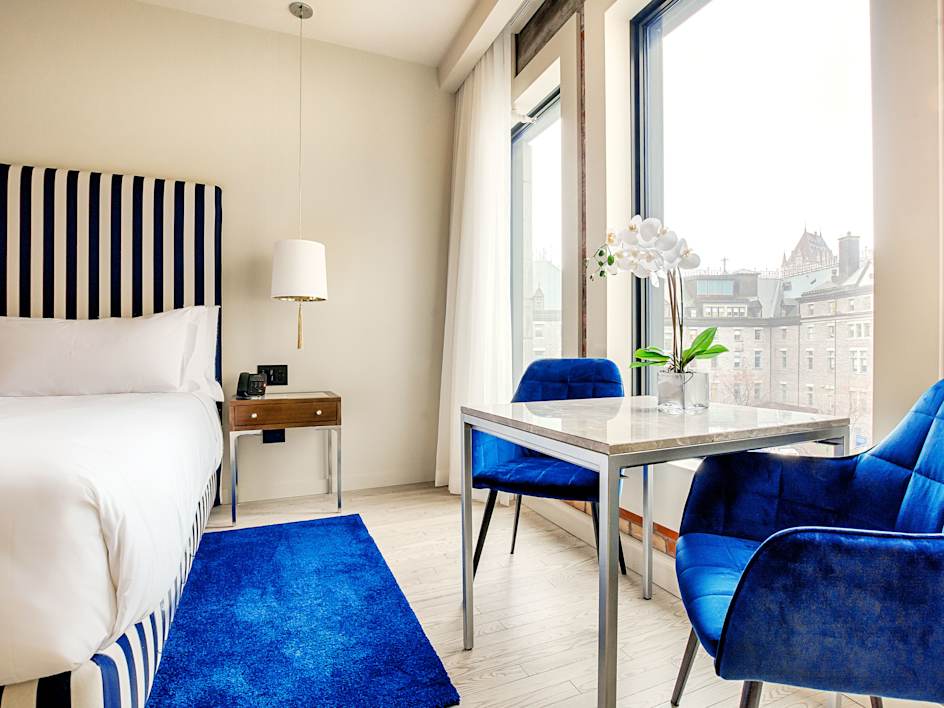 Chambre colorée bleu et blanc